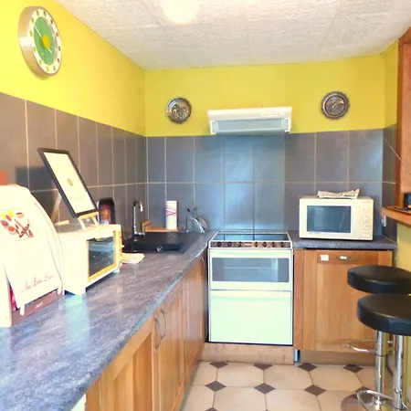 Holiday home Maison Rustique Avec Poele A Bois, Proche Montagnes & Activites De Plein Air, Animaux Acceptes - Fr-1-489-52 *